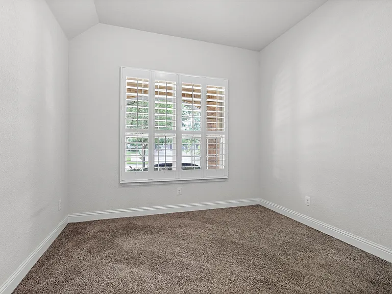 840 Parkside Dr — Photo 20