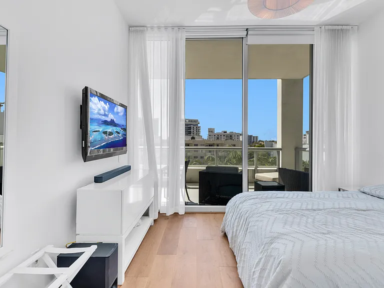 6799 Collins Ave #412 — Photo 12