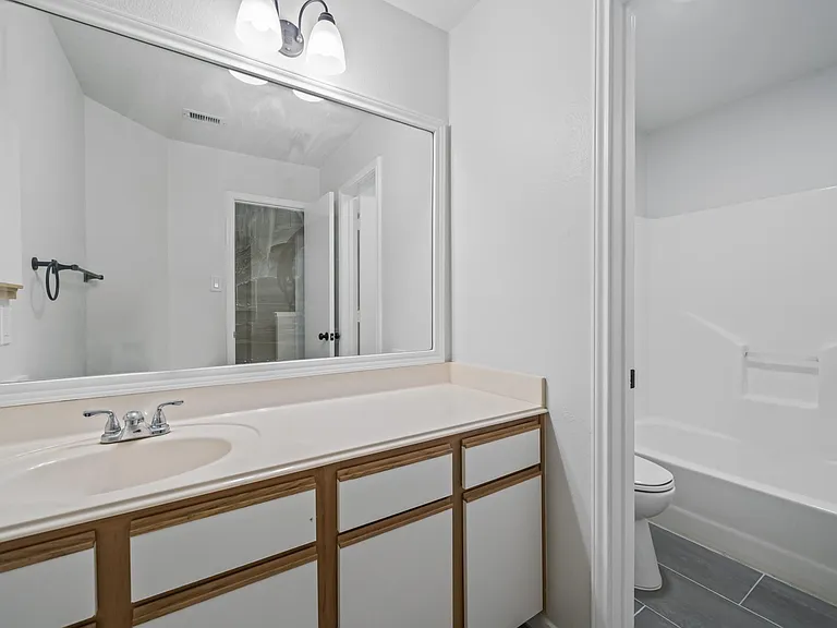 19606 Narcissus Brook Ln — Photo 33