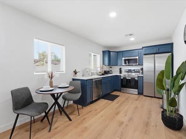 1548 N Upland Cir #C, Mesa, AZ 85201