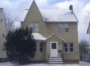 1012 Quilliams Rd, Cleveland Heights, OH 44121