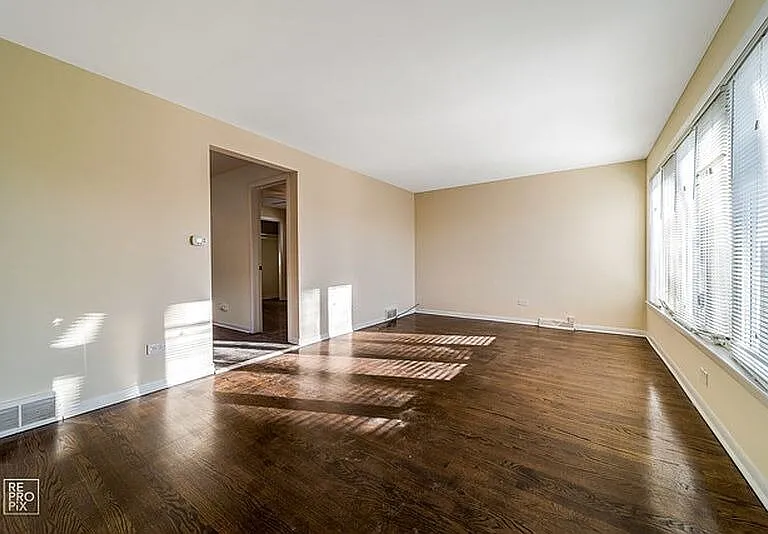 11233 S Whipple St — Photo 5