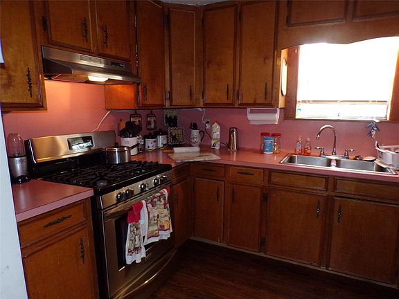 3rd image of 707 Cheryl Dr