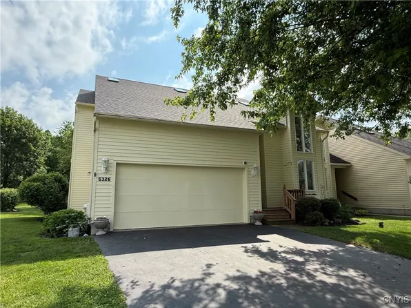 5326 Bunker Hill Way, Syracuse, NY 13207