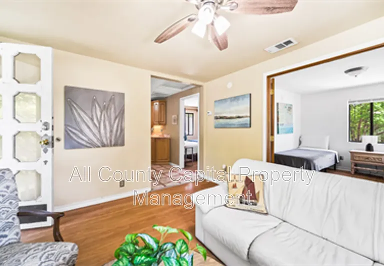 4812 Avenue G #B — Photo 4