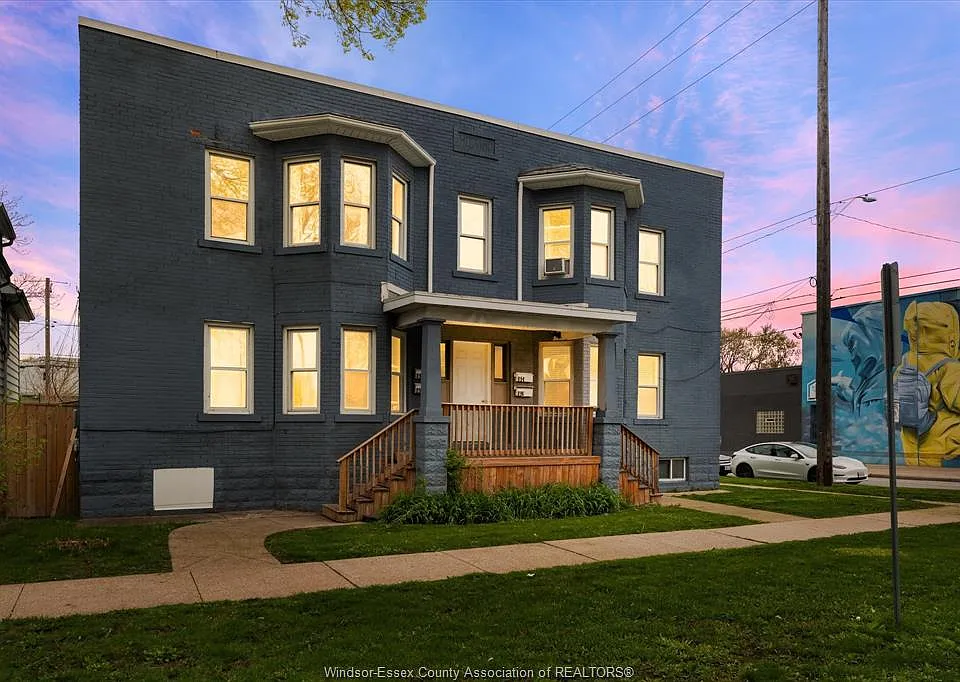 890 Howard Ave