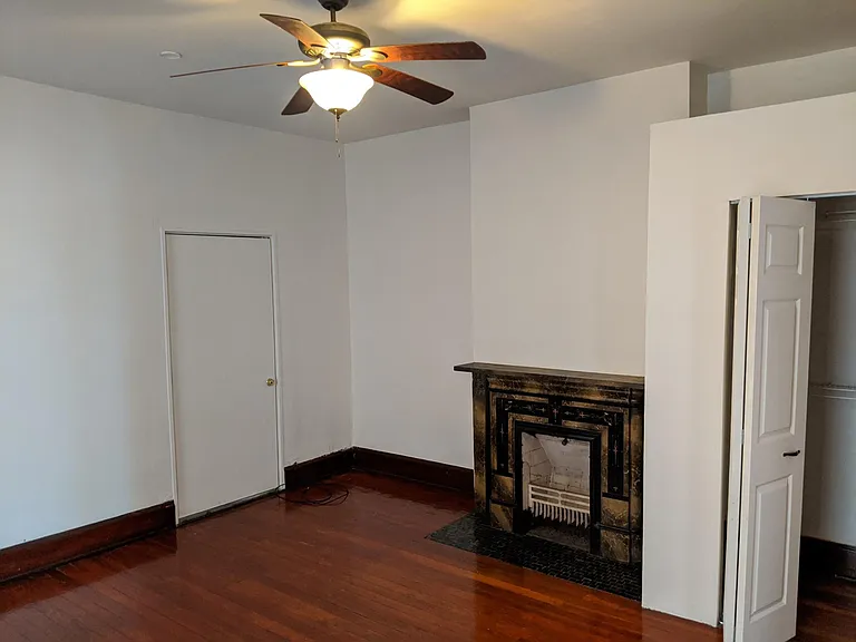 middle bedroom