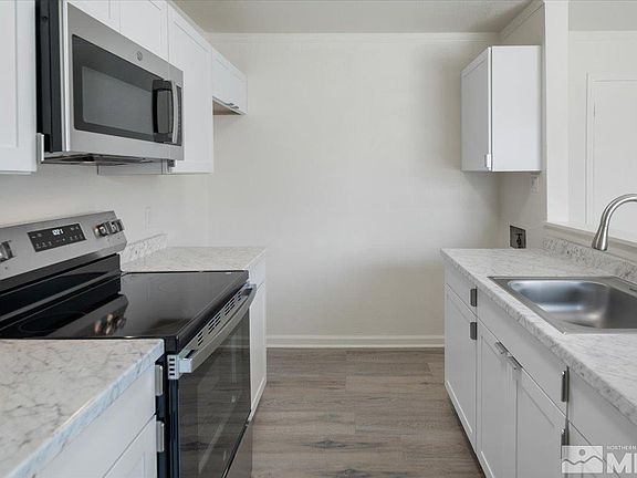 4th image of 694 Oakwood Dr APT 1