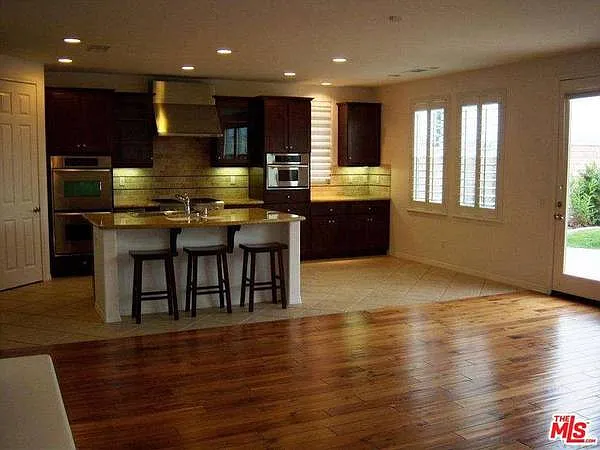 1 bed, $1,200 — Photo 2