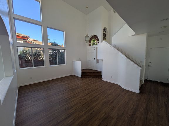 2nd image of 552 Vista Miranda