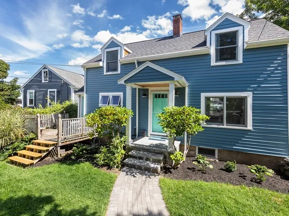 46 Prospect St #3, Marblehead, MA 01945
