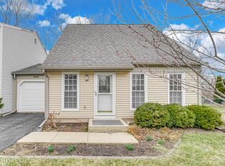 29W432 Butternut Ln, Warrenville, IL 60555