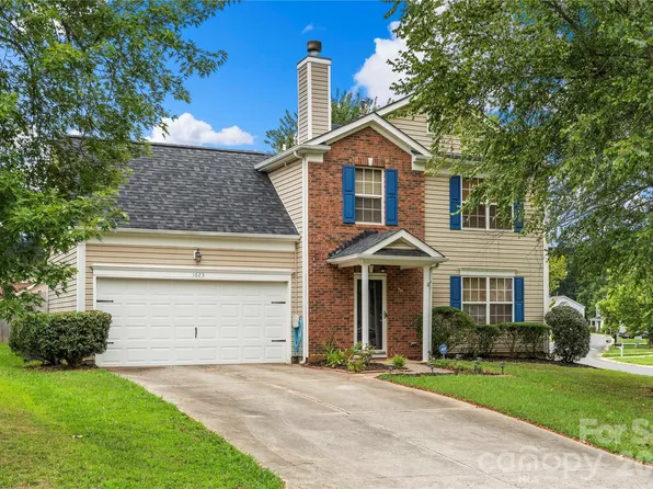 1623 Elk Creek Ct, Charlotte, NC 28214