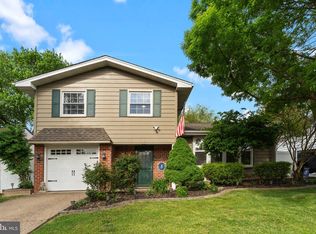 1039 Hoven Rd, Philadelphia, PA 19115