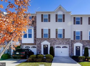 43 Village Green Ln, Sicklerville, NJ 08081