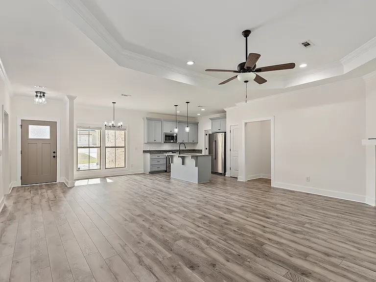 208 Savannah Dr — Photo 5