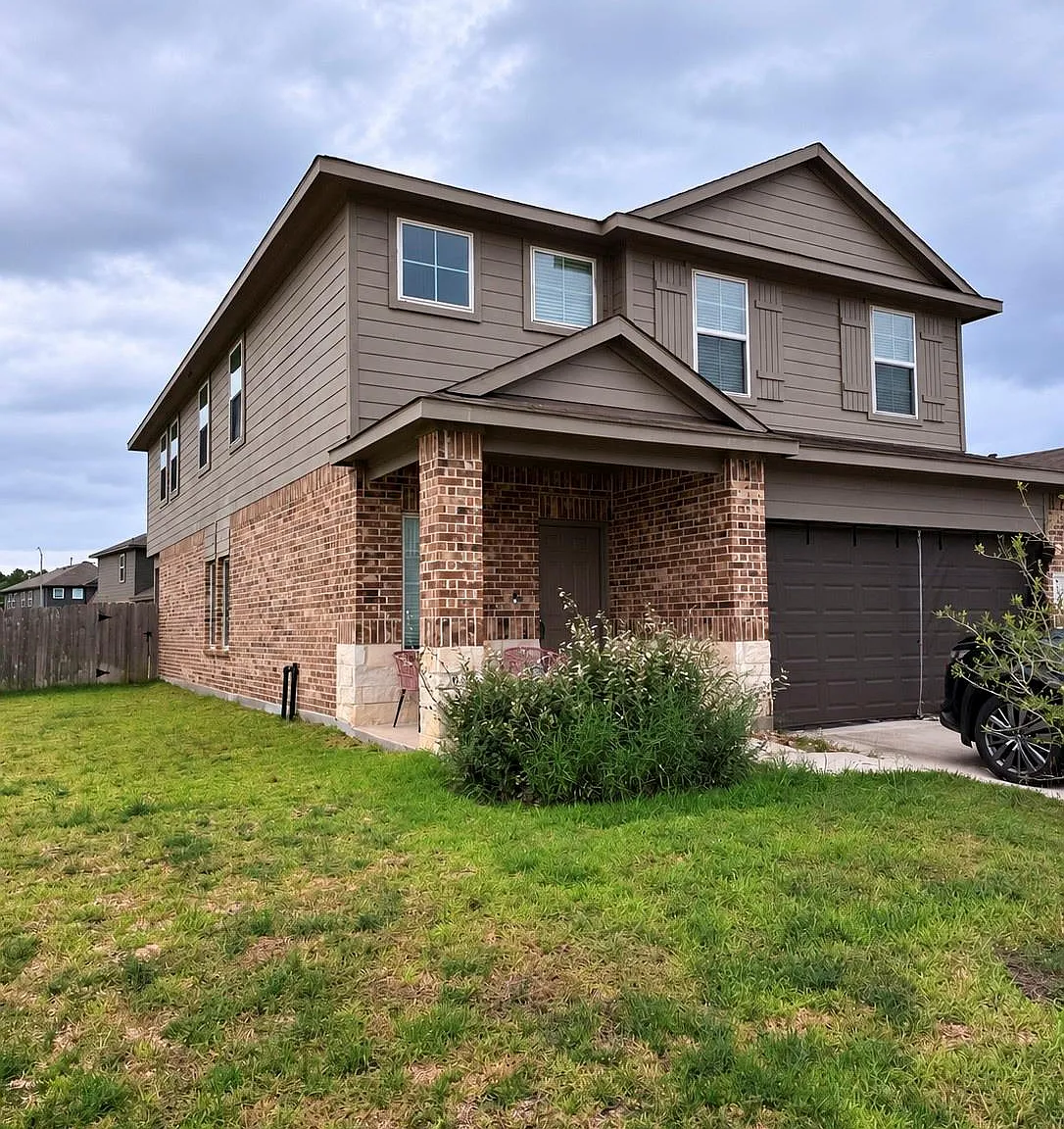 5 bed, 3.0 bath, 2685 sqft, $3,000 — Photo 1