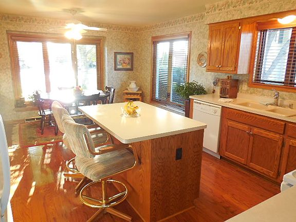 5th image of W169N4972 Heritage Ct