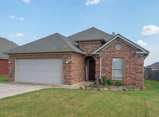 117 Chambery Dr, Maumelle, AR 72113