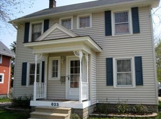 823 Aurora St, Waukesha, WI 53186