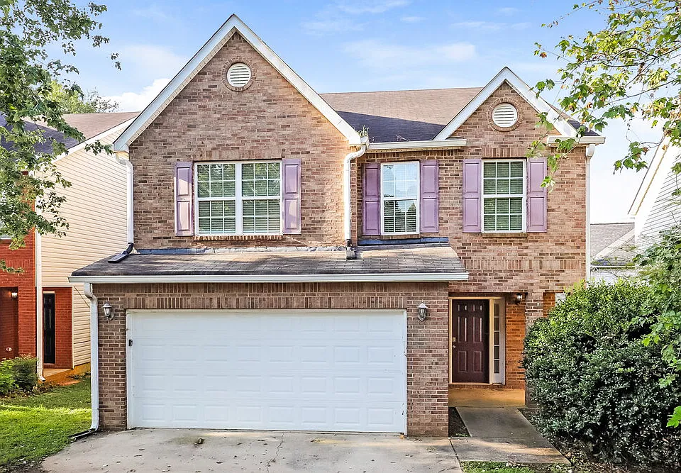 1915 Simmons Ln