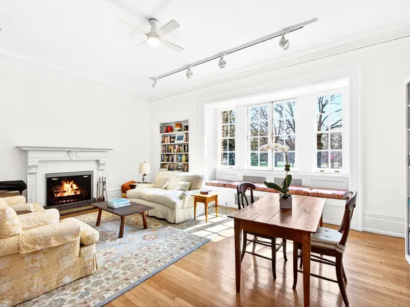 41 Central Park West image 1 of 19