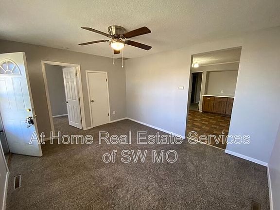 3rd image of 2136 W Phelps St