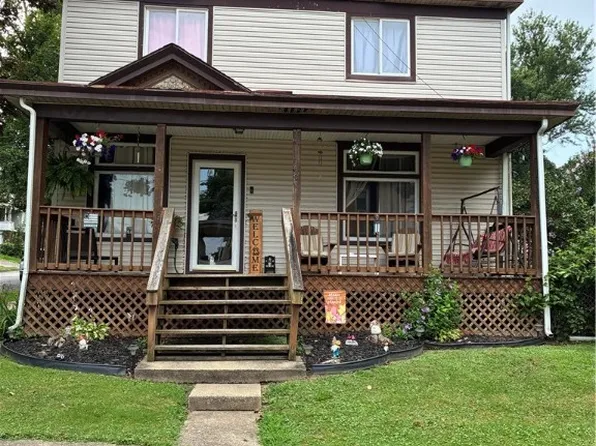 1501 Smithfield St, East Liverpool, OH 43920