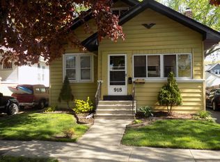 918 71st St, Kenosha, WI 53143