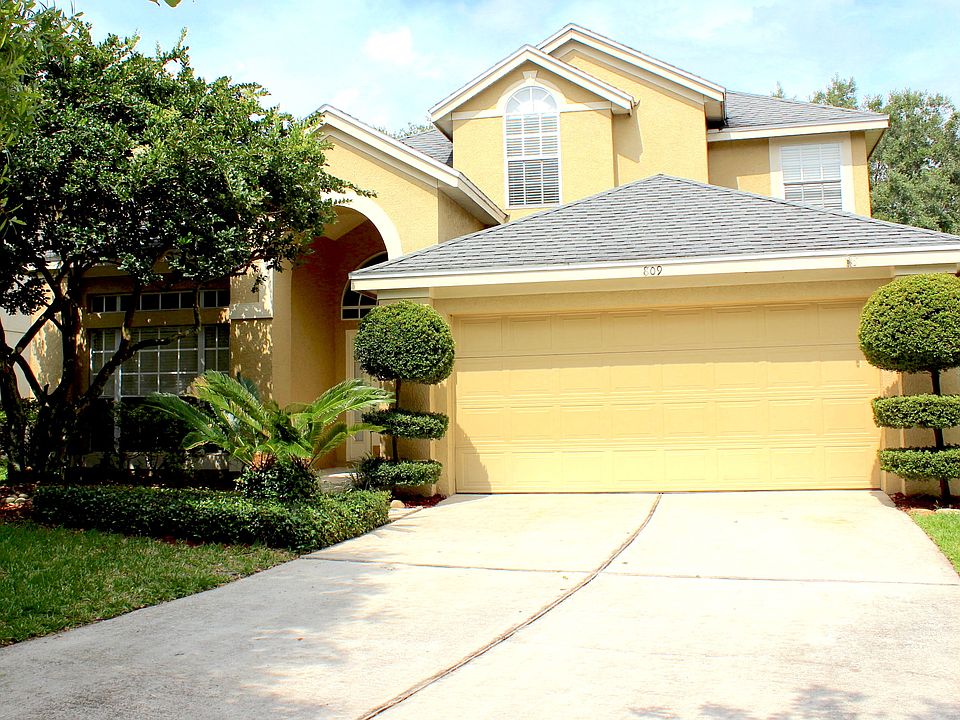 1st image of 809 N Lake Claire Cir