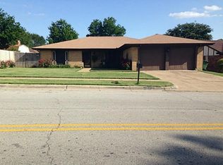 1912 Overbrook Dr, Arlington, TX 76014