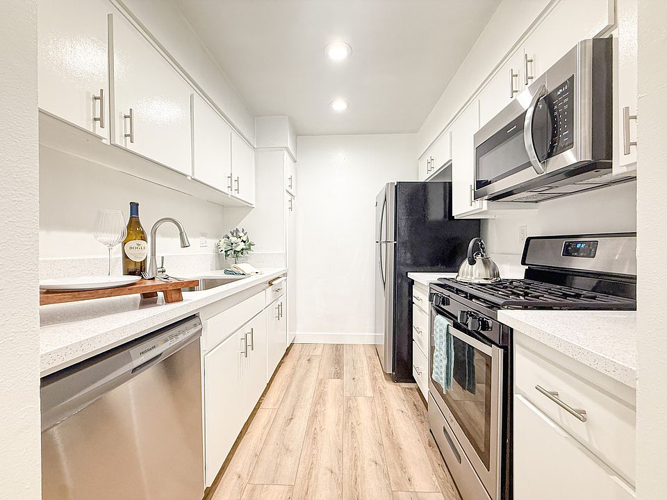 1st image of 824 S Bay St #3