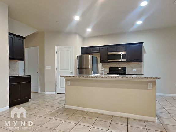2nd image of 2880 Donnell Dr Unit 1502