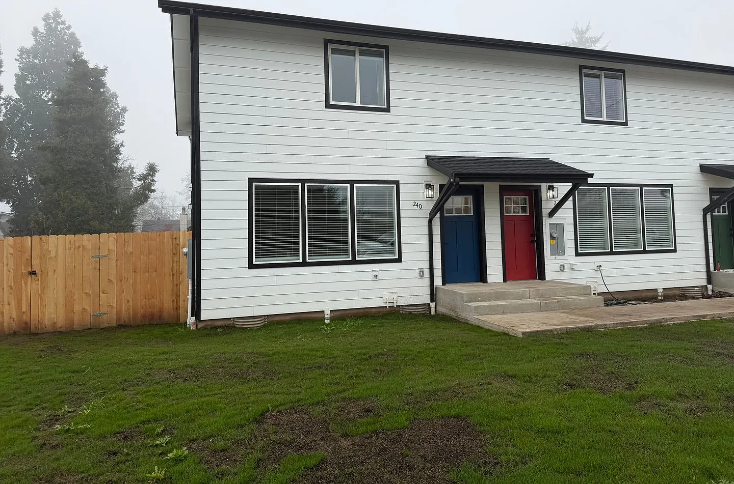 New 3-bedroom, 3 full bath townhouse in Thurston! — Photo 2