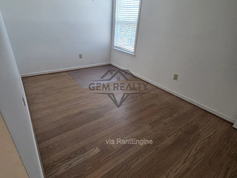 54 Dawson Dr — Photo 38