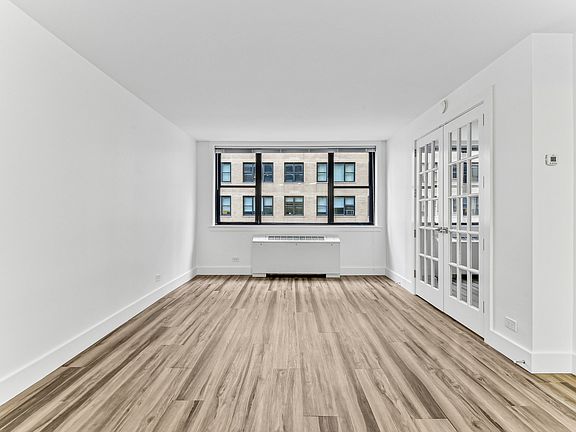 5th image of 315 W 57th St APT 6B