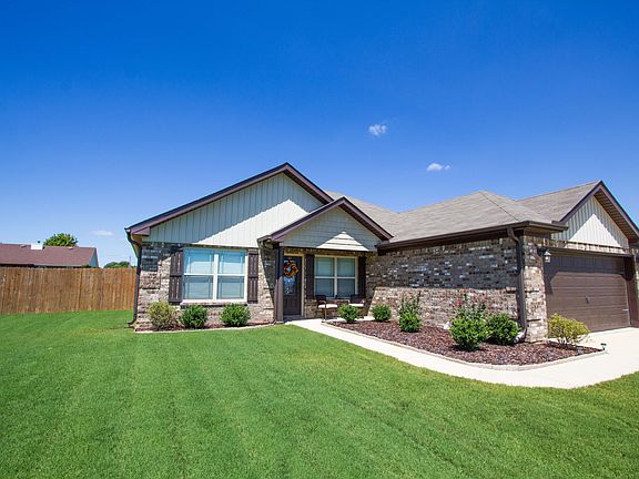 4th image of 387 Walker Ln