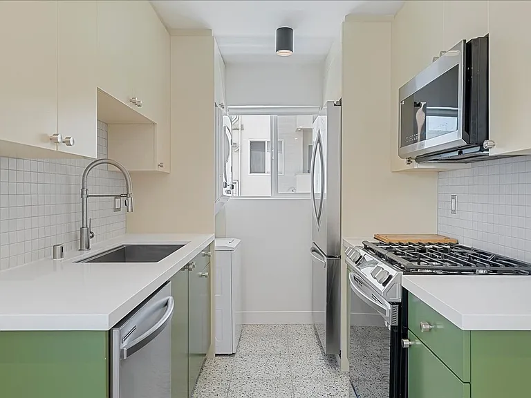 6615 Franklin Ave. — Photo 4