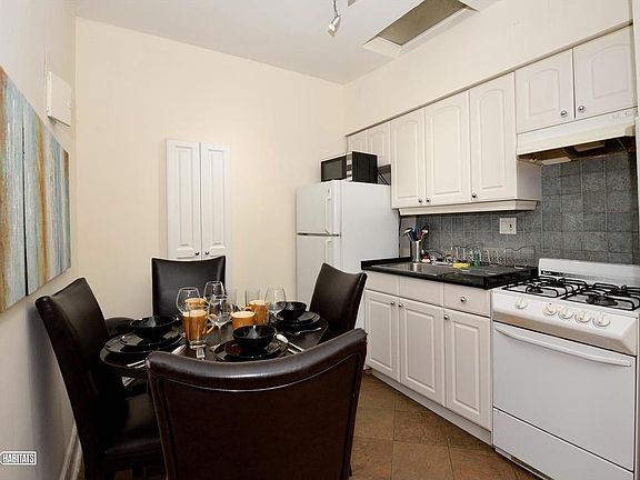 5th image of 245 E 60th St APT 2