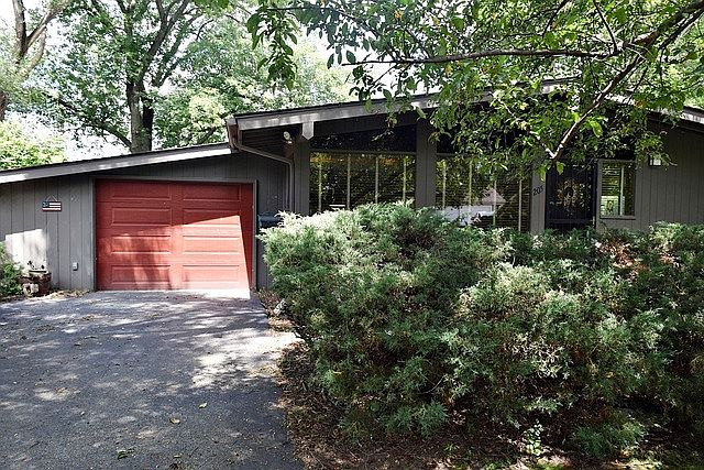 1st image of 205 Sharon Ln