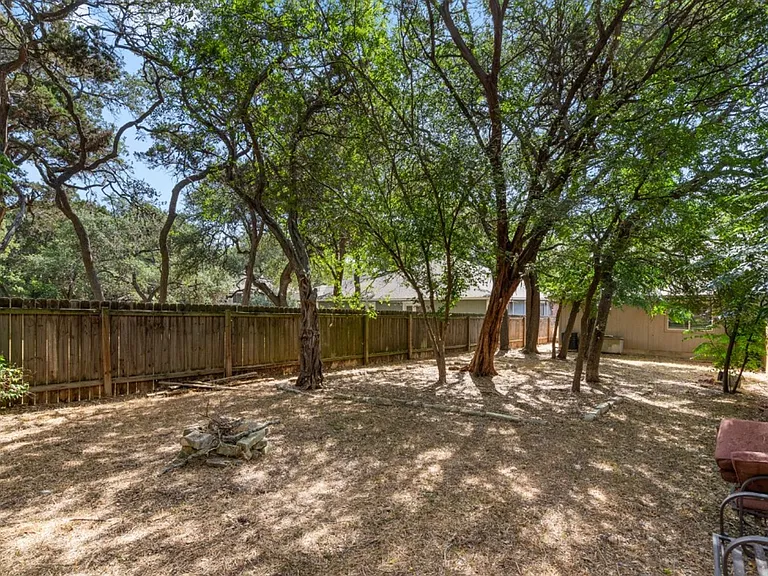 7228 Aldea Dr #B — Photo 16