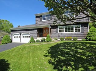 4 Fawn Rd, Bethel, CT 06801
