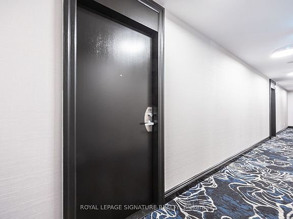 5th image of 19 Grand Trunk Cres #2103