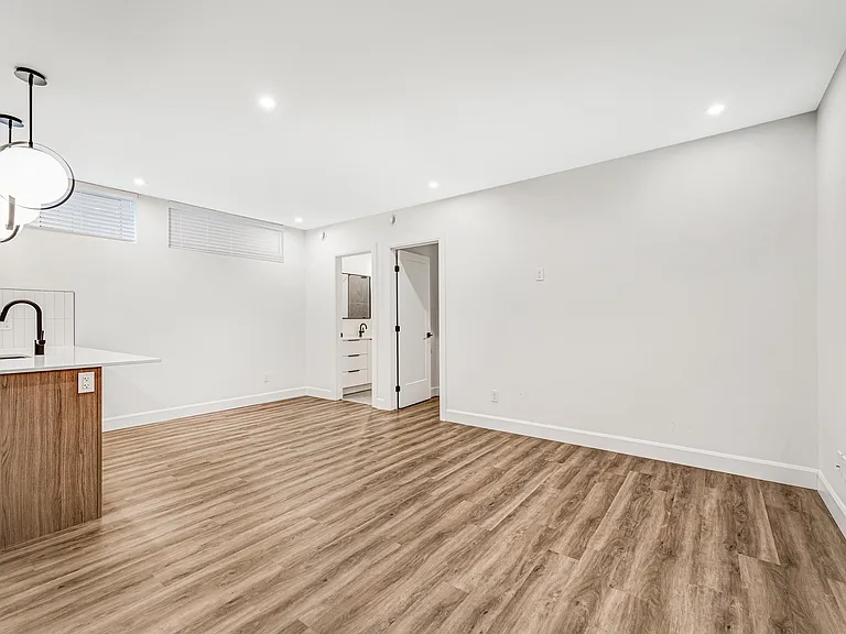 845 B Woodroffe Ave #C — Photo 4