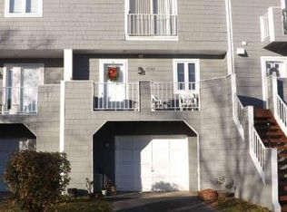 8346 Bay Crest Ct, Chesapeake Beach, MD 20732