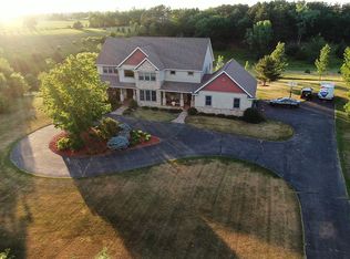 822 Germain Ln, Hudson, WI 54016