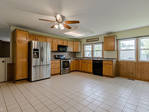 2nd image of 5843 Farmington Ct