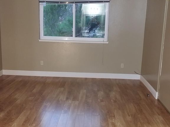 3rd image of 129 Seal Rock Ct