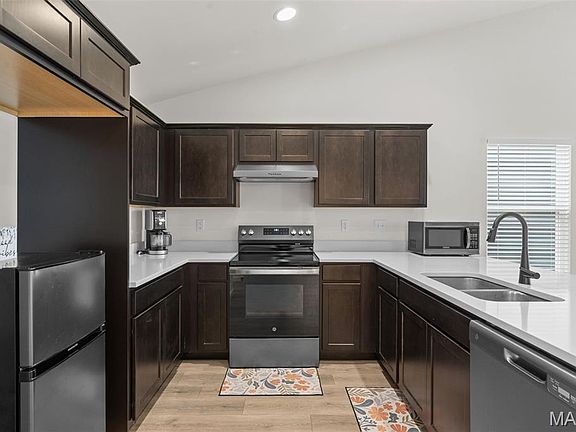 4th image of 1061 Vardon Meadows Dr