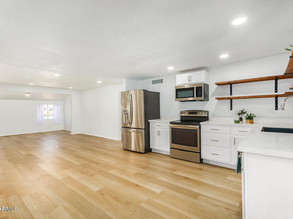 1st image of 333 N SAGUARO Drive
